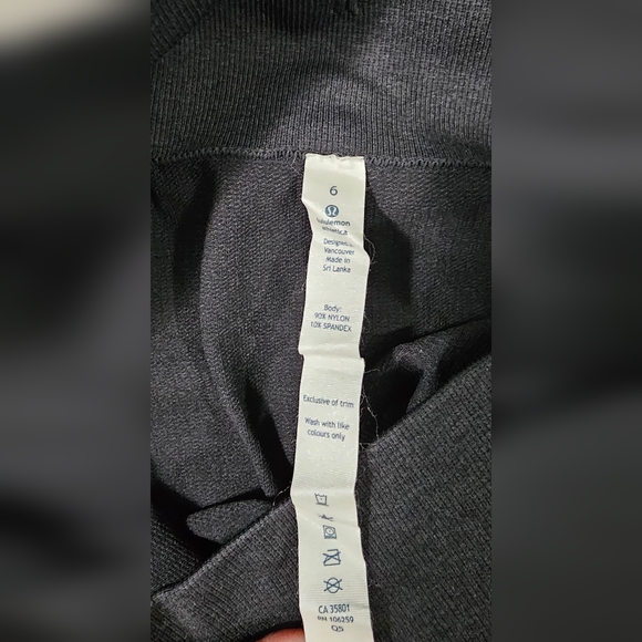 Lululemon Flow size 6 - Picture 5 of 5